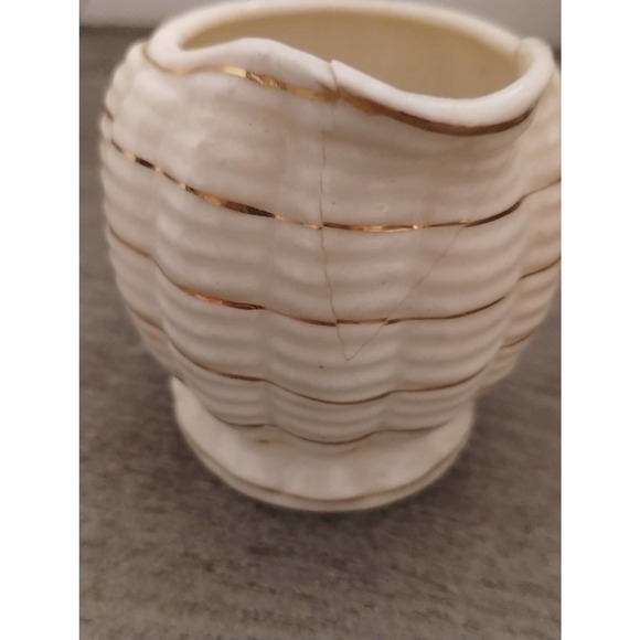 Japanese Basket Weave Porcelain Creamer and Sugar Bowl with Lid - Picture 4 of 12